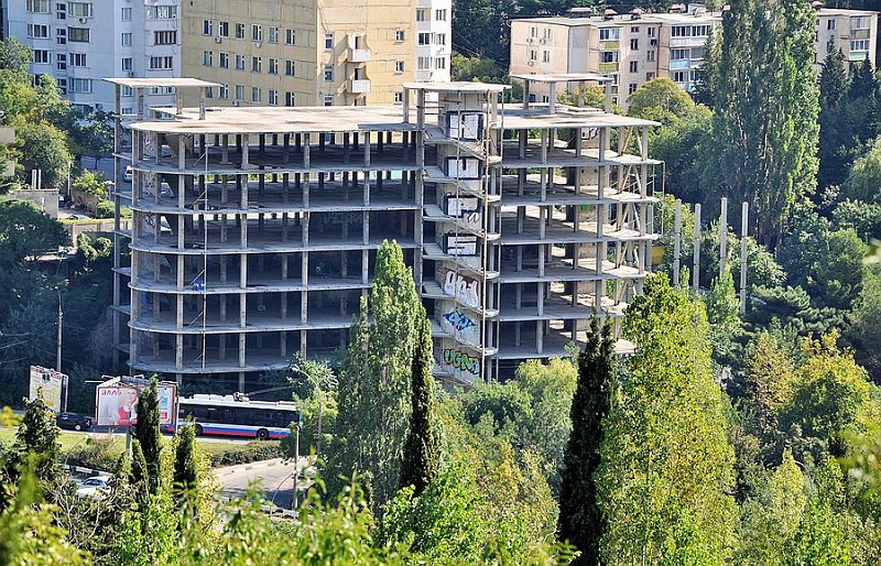 Недострой в Ялте Недострой в Ялте